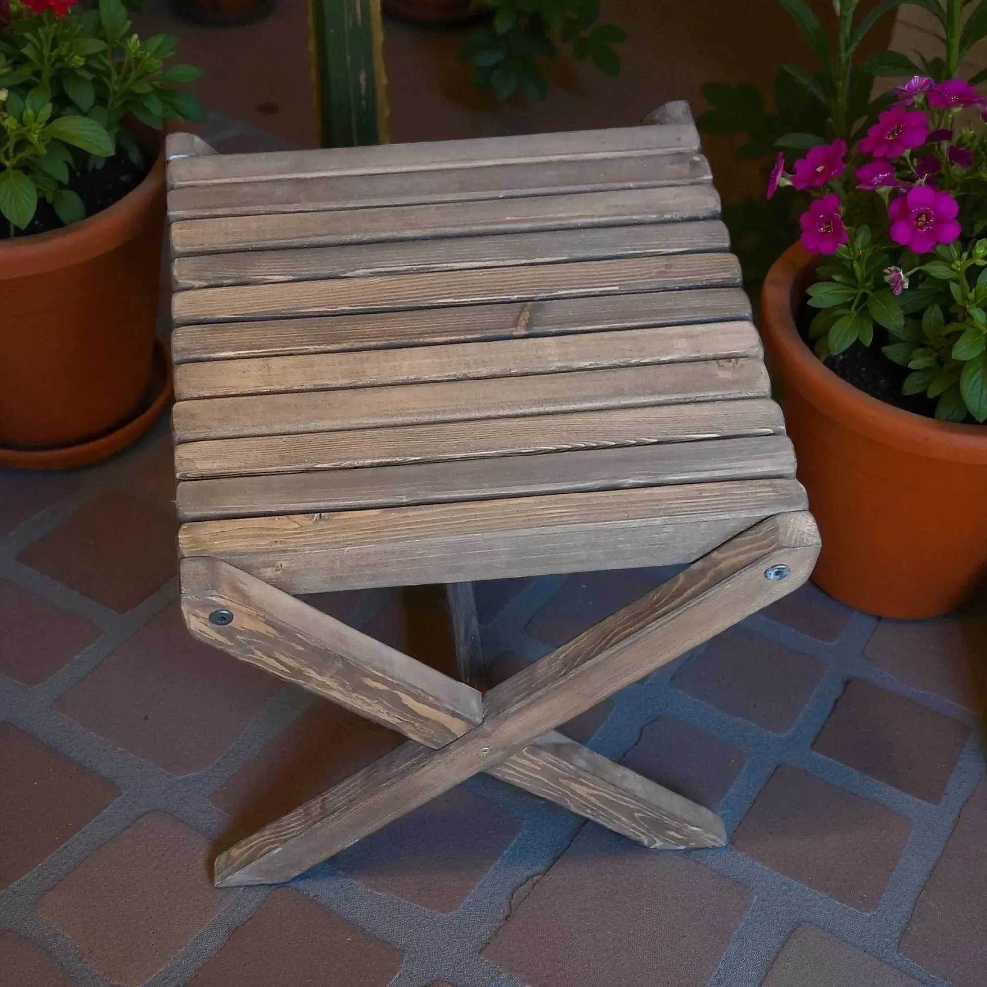 Handcrafted Trap Table – Dark Stained Swedish Pine Wood Side Table - (5–7) Kg
